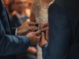 De acuerdo con la Cejur, en los matrimonios igualitarios registrados en CDMX entre 2010 y 2022, hubo 3 mil 632 personas de origen extranjero, de las cuales 2 mil 357 son hombres y mil 275, mujeres. UNSPLASH/ Thomas AE
