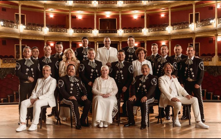 “La Bikina” en las voces del Mariachi Vargas de Tecalitlán y Mocedades “será una experiencia sonora inolvidable”. EFE/ Universal Music Latino