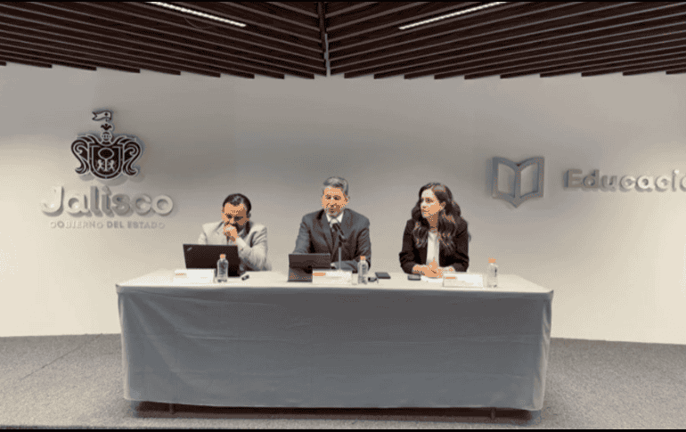 Flores Miramontes refirió comenzará la construcción de nuevas escuelas en Puerto Vallarta y Lagos de Moreno. ESPECIAL/ FACEBOOK/ Secretaría de Educación Jalisco .