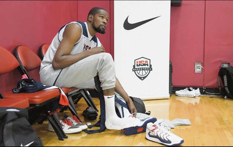 Kevin Durant presenta algunas molestias en las pantorrillas, pero afirma no es nada serio. AFP/B. Babineau