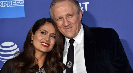 Se estima que la fortuna de Pinault es de 31.6 millones de dólares. En la fotografía, el hombre de negocios junto a su esposa Salma Hayek. AFP / ARCHIVO