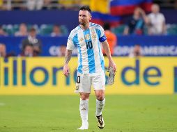 El ocho veces ganador del Balón de Oro tuvo que abandonar el campo de juego tras torcerse el tobillo sobre el final del primer tiempo. AP/ J. Cortez.