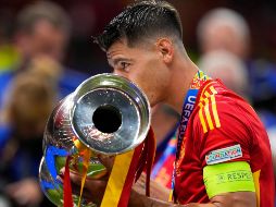 Morata y Rodri lideraron a miles de aficionados cantado 