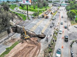 El hundimiento de López Mateos es de los más grandes registrados en la ciudad, afectando a una de las avenidas más importantes. EL INFORMADOR/ A. Navarro