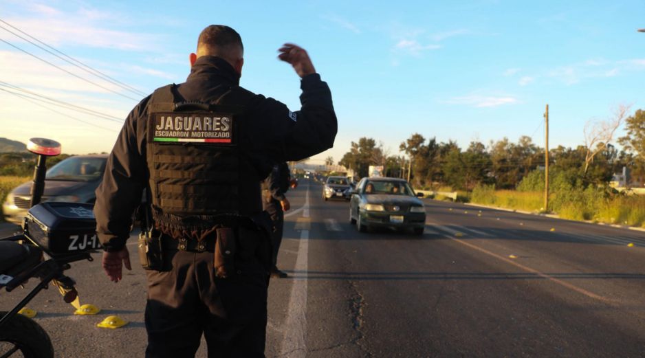 La Policía de Zapopan sale a agilizar el tránsito en zonas conflictivas como la carretera a Colotlán y Valle de los Molinos. EL INFORMADOR/A. Navarro