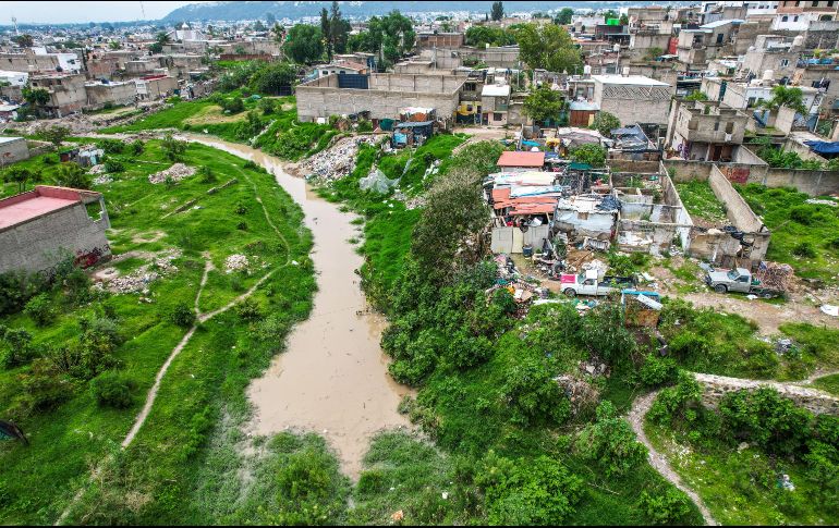 Además de los vasos reguladores edificados, el Ayuntamiento de Zapopan alista la construcción de otro en la colonia Miramar, para reducir la fuerza de la corriente del arroyo Seco (en la imagen) durante las tormentas. EL INFORMADOR/A. Navarro
