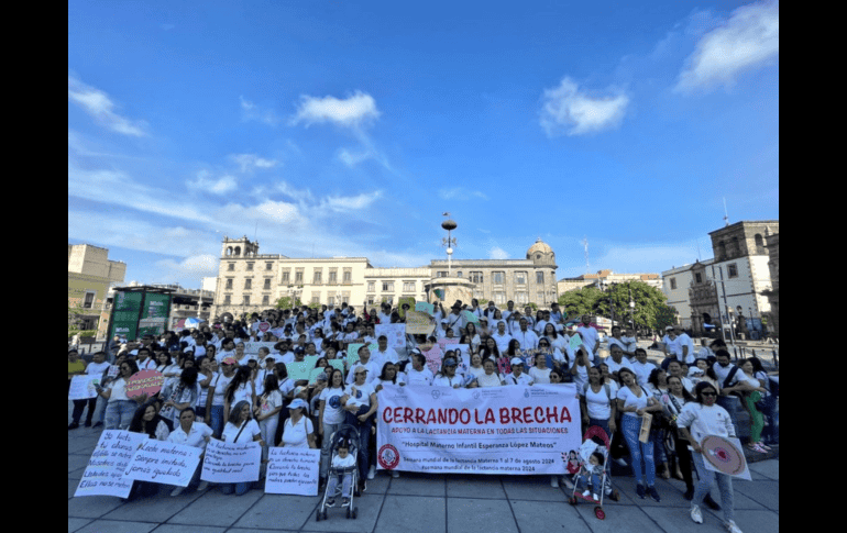 La OMS recomienda continuar con la lactancia materna al menos hasta los dos años. X / @FPetersenA