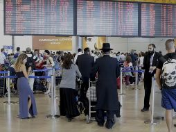 Para los mexicanos que se encuentran en este momento en esos países, sugirió programar su salida a la brevedad. EFE / ARCHIVO