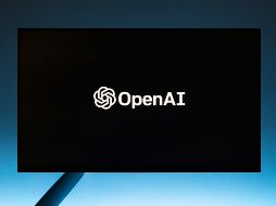 Con la demanda se alega que OpenAI transcribió los videos de Millette y otros creadores para entrenar los modelos que impulsan a ChatGPT. UNSPLASH/ Andrew Neel