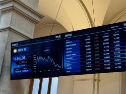 El euro pierde posiciones respecto al dólar en la sesión del lunes, la moneda única europea tocó su nivel más alto respecto a la divisa estadounidense desde enero. EFE / Ana Bornay