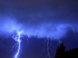 sugieren que las tormentas eléctricas en la Tierra primitiva pudieron haber facilitado reacciones radicales y electroquímicas en diferentes fases. EFE / ARCHIVO