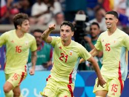 Sergio Camello (#21) fue el autor de los goles de la diferencia en la final ante Francia. AP/F. Seco