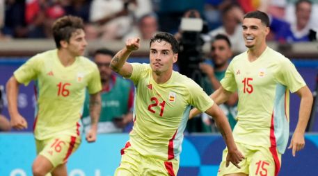 Sergio Camello (#21) fue el autor de los goles de la diferencia en la final ante Francia. AP/F. Seco