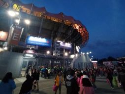 Fans de Bruno Mars que acuden al concierto que ofrece en el Estadio GNP Seguros, antes Foro Sol. Foto: Agencia SUN/ J. Sánchez.