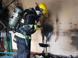 El incendio se originó en un cuarto que era utilizado como bodega. ESPECIAL / Protección Civil y Bomberos de Guadalajara