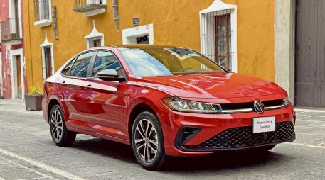 Volkswagen Jetta. El modelo 2025 ofrece diversos elementos en su aspecto exterior, refrescando profundamente su imagen. CORTESÍA