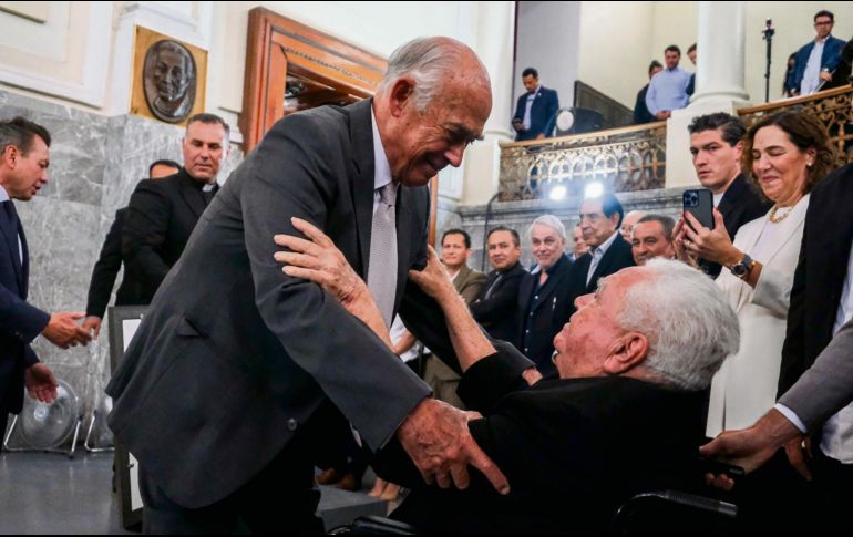 José Luis González Íñigo demostró afecto a su mentor, el empresario René Rivial León. ESPECIAL