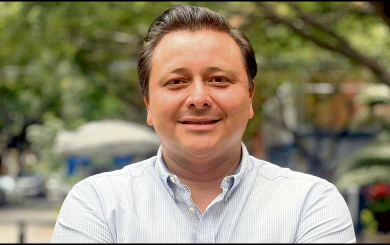 Pablo Salazar López dejó la economía para dedicarse a las letras. CORTESÍA