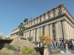 Plaza Fundadores. En la zona Centro de Guadalajara se ubica la estatua de Beatriz Hernández. EL INFORMADOR/Archivo