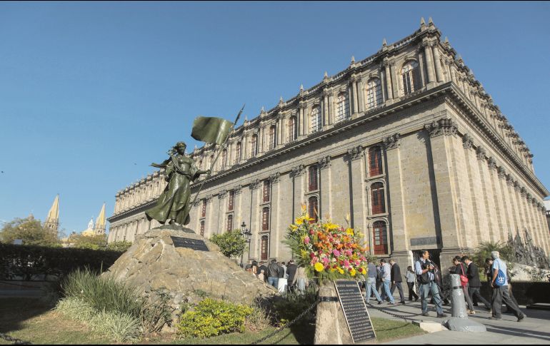 Plaza Fundadores. En la zona Centro de Guadalajara se ubica la estatua de Beatriz Hernández. EL INFORMADOR/Archivo