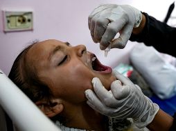 Se busca inmunizar contra la polio a más de 640 mil niños. AP/A. Hanna