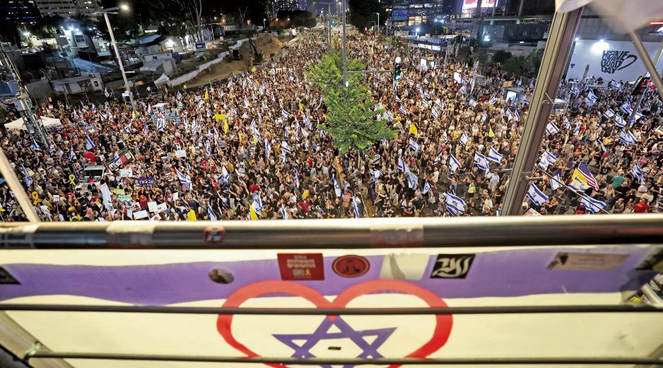 Miles salieron a las calles después de que fueron asesinados seis rehenes israelitas. EFE