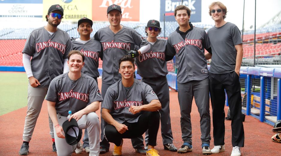 Sergio Pedroza, Abraham Trujillo, Daniel de León, Hiram González, Samuel Jiménez, Rodrigo Espino, Jesús Molina y Emilio Olaguibel. GENTE BIEN JALISCO/ Claudio Jimeno