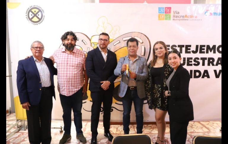 El Ayuntamiento de Guadalajara, en colaboración con el Consejo Municipal de Deporte (Comude), presentó la agenda de actividades en el marco de la celebración del vigésimo aniversario de la Vía RecreActiva en la ciudad. CORTESÍA / Ayuntamiento de Guadalajara