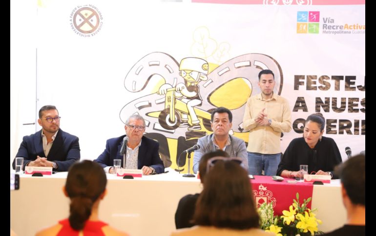 El Ayuntamiento de Guadalajara, en colaboración con el Consejo Municipal de Deporte (Comude), presentó la agenda de actividades en el marco de la celebración del vigésimo aniversario de la Vía RecreActiva en la ciudad. CORTESÍA / Ayuntamiento de Guadalajara