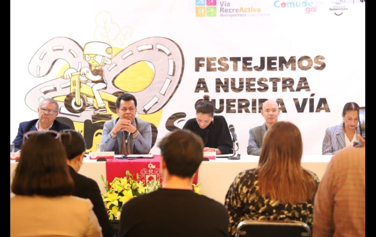 El Ayuntamiento de Guadalajara, en colaboración con el Consejo Municipal de Deporte (Comude), presentó la agenda de actividades en el marco de la celebración del vigésimo aniversario de la Vía RecreActiva en la ciudad. CORTESÍA / Ayuntamiento de Guadalajara