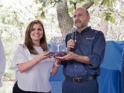 Karla Planter Pérez y Ricardo Villanueva Lomelí, durante el evento. CORTESÍA