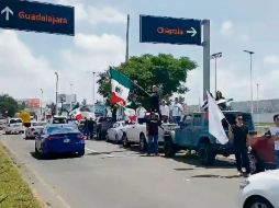 Aunque el cierre fue parcial, el tránsito disminuyó su velocidad a la par de la caravana que salió de Ciudad Judicial. ESPECIAL