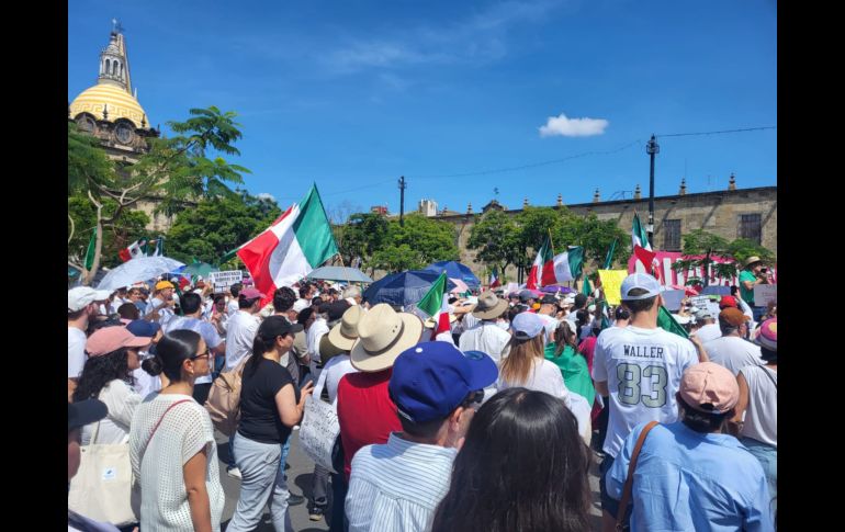 Esta mañana cientos de personas y trabajadores del Poder Judicial de la Federación en Jalisco volvieron a tomar las calles de la Zona Centro de Guadalajara para manifestarse en contra de la reforma al Poder Judicial. EL INFORMADOR / O. González