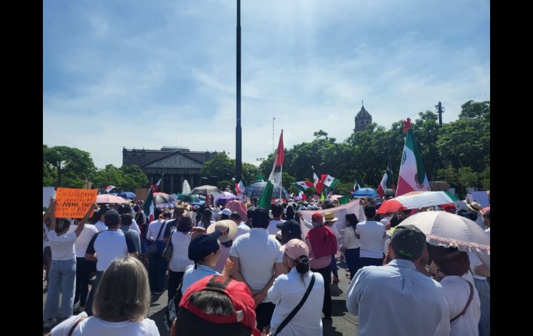 Esta mañana cientos de personas y trabajadores del Poder Judicial de la Federación en Jalisco volvieron a tomar las calles de la Zona Centro de Guadalajara para manifestarse en contra de la reforma al Poder Judicial. EL INFORMADOR / O. González