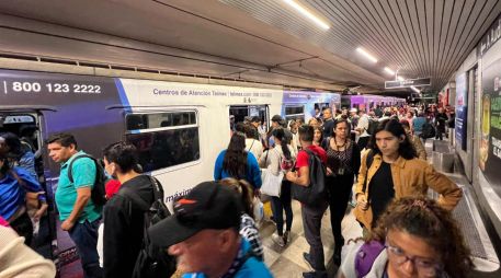 No es el primer usuario que se quede atrapado entre las puertas de cristal del Tren Ligero. EL INFORMADOR/ ARCHIVO