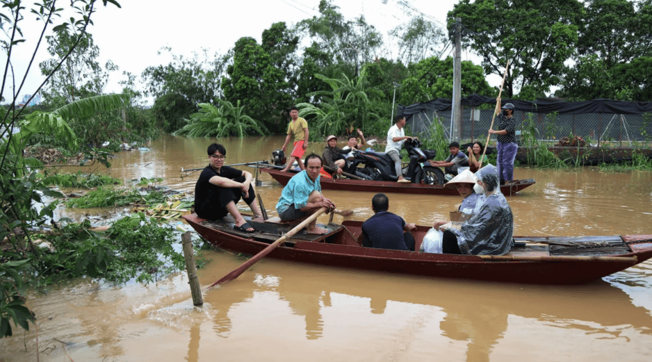 Antes de la llegada del tifón, las autoridades evacuaron a unas 50 mil personas. EFE / L. THAI LINH