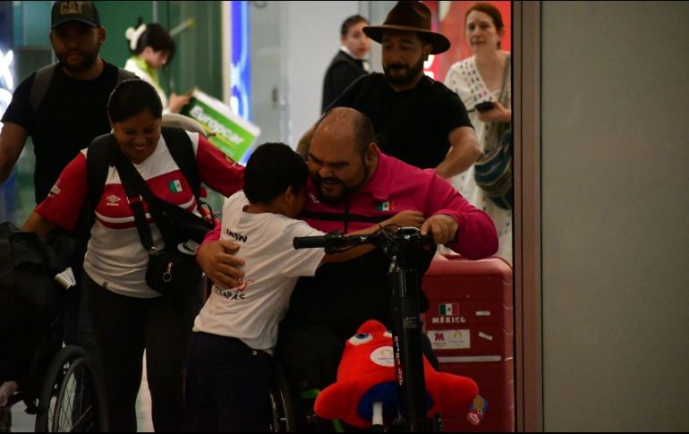 El paratleta jalisciense dedicó su medalla de bronce a su pequeño hijo. X/codejalisco