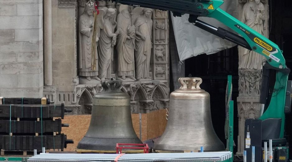 El techo y la aguja de la catedral, que se derrumbaron en el incendio, han sido reemplazados. AP / Michel Euler