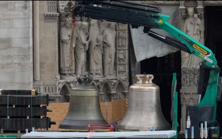 El techo y la aguja de la catedral, que se derrumbaron en el incendio, han sido reemplazados. AP / Michel Euler