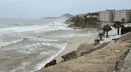 Se espera que la tormenta pase sobre o cerca de los populares destinos turísticos de San José del Cabo y Cabo San Lucas. AP Foto/Armando Figaredo