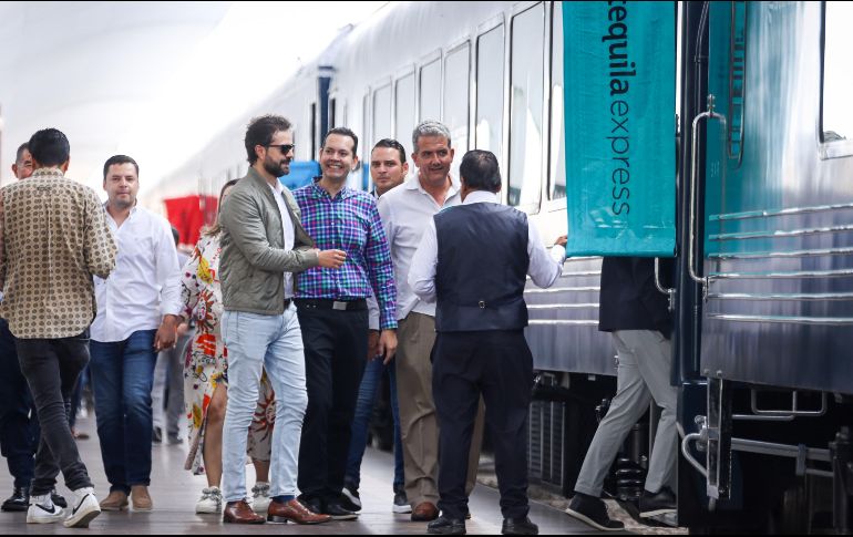 El icónico tren realiza su primer recorrido tras su relanzamiento, conectando a los visitantes con la cultura y tradiciones de Jalisco. EL INFORMADOR/H. Figueroa