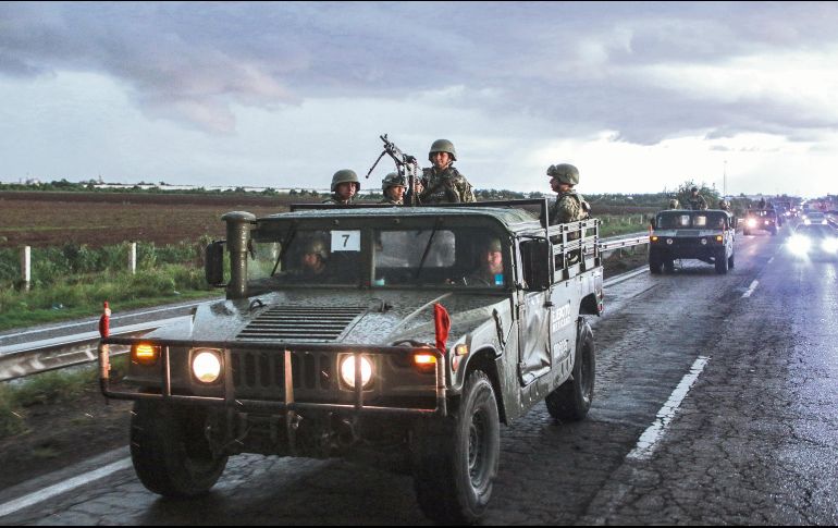 Las carreteras son puntos de ataques de grupos armados. Por ello la Secretaría de la Defensa Nacional inició operativos en estas vías federales. AFP