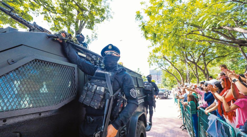 Entre aplausos y porras, los cuerpos de seguridad del Estado fueron los protagonistas del desfile conmemorativo. EL INFORMADOR/ A. Navarro