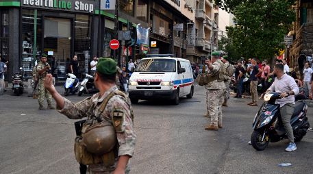 Un gran número de buscapersonas en manos de miembros de Hezbolá explotaron simultáneamente en varios puntos del Líbano, principalmente en el sur del país y los suburbios meridionales de Beirut. EFE / W. Hamzeh