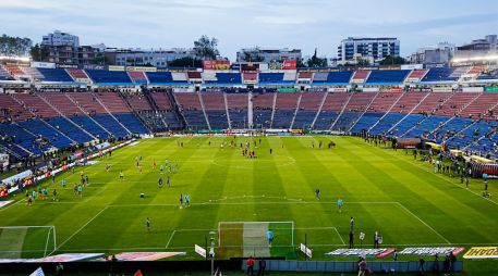 Al inicio del duelo entre Águilas y Zorros no había ni siquiera cinco mil espectadores en el estadio. IMAGO7.