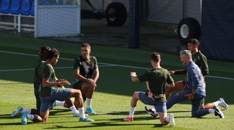 Rodri (centro) en el entrenamiento del Manchester City. Las perspectivas para las temporadas 2024-25 y 2025-26 son de una mayor congestión de partidos.  EFE/A. Vaughan