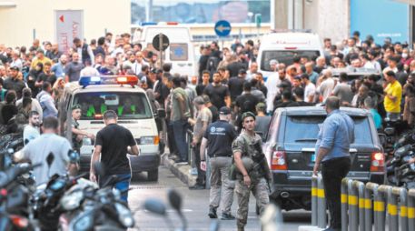 Los heridos de forma simultánea provocaron un colapso en los hospitales de la capital del Líbano, que se vieron rebasados ante la demanda de atención médica. EFE