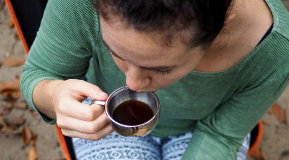 La ciencia determinó a qué edad debemos dejar de tomar café y explicó las razones. UNSPLASH / P. SECAN