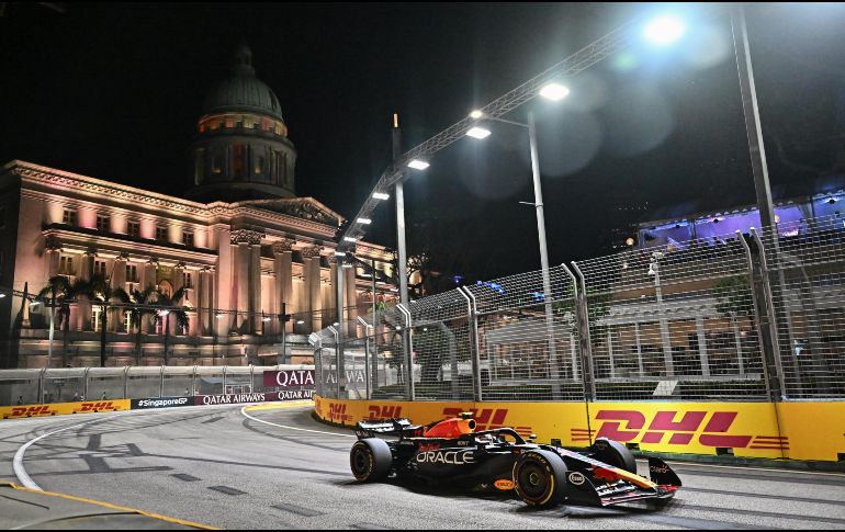 El mexicano Sergio ''Checo'' Pérez correrá su decimoctava carrera de 2024 con Red Bull en el GP de Singapur este domingo 22 de septiembre. AFP / ARCHIVO