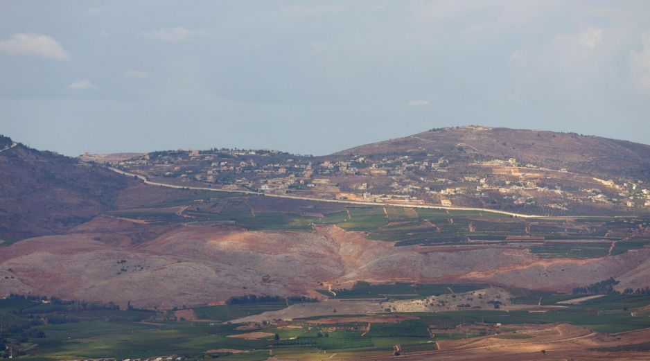 Esta es la última de una serie de advertencias lanzadas por las autoridades de Israel en los últimos días a Hezbolá, grupo con el que mantiene un intenso intercambio de fuego desde el año pasado. EFE / A. Safadi